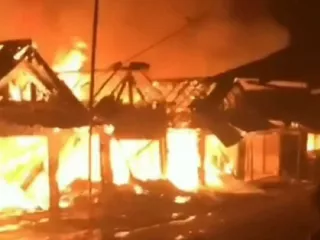Fakta Kebakaran Pasar Kesamben Blitar, Sempat Ada yang Mendengar Ledakan - GenPI.co JABAR