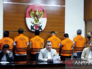 Ditahan KPK, Bupati Bangkalan Diduga Pasang Tarif Rp 50-150 Juta untuk Lelang Jabatan - GenPI.co