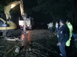 Waduh, Jalan Yogyakarta Wonosari Kembali Terkena Longsor - GenPI.co