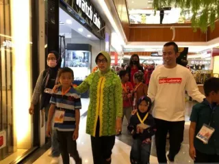 Gandeng Rumah Zakat, Lismaryani Ajak Anak Yatim Piatu Belanja Baju Lebaran - GenPI.co JABAR