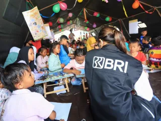Srikandi BRI dan BUMN Bahu-Membahu Percepat Pemulihan Korban Gempa Cianjur - GenPI.co