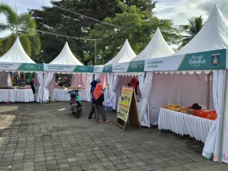 Pasar Rakyat Lombok Tengah Dibuka, Barang Lebih Murah, Ayo Serbu - GenPI.co JATIM