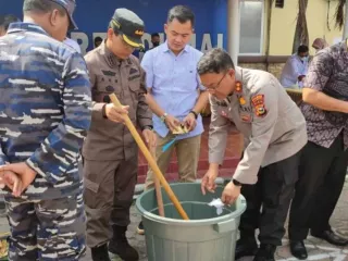 Polres Dumai Musnahkan 10,7 Kilogram Sabu Hasil Ungkap Kasus - GenPI.co