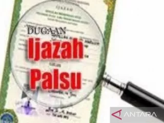 Dugaan Ijazah Palsu, Polres Kampar Serahkan Berkas Kasus ke Kejari - GenPI.co JATIM