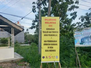 Polres OKU: Kendaraan di Atas 15 Ton Dilarang Lewat Jalan Baturaja - GenPI.co KALBAR