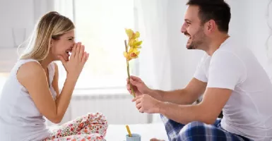 4 Cara Bikin Suami Betah di Rumah, Rahasia Paling Cerdas
