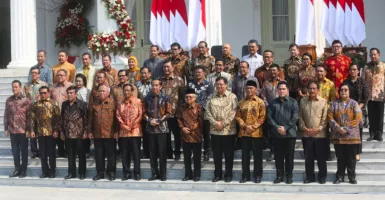 Jelang Pilpres Para Menteri Sibuk Pencitraan, Jokowi Diam Saja