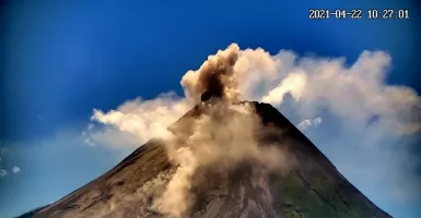 Gunung Merapi Luncurkan 19 Wedus Gembel dan 100 Kali Lava Panas