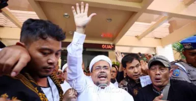 Dituntut 6 Tahun Penjara, HRS: Kezaliman Pasti akan Musnah!
