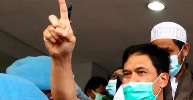 Munarman Dituntut 8 Tahun Penjara atas Tindak Pidana Terorisme