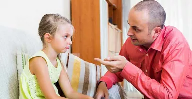 3 Cara Komunikasi ke Anak saat Orang Tua Memutuskan Cerai