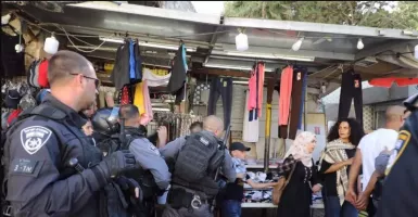 Pawai Bendera Belum Mulai, Bentrokan Sudah Pecah di Yerusalem