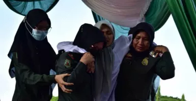 Seorang Terpidana Pingsan Usai Dihukum Cambuk di Aceh