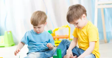 Ajari Anak untuk Membereskan Mainan dengan 3 Cara
