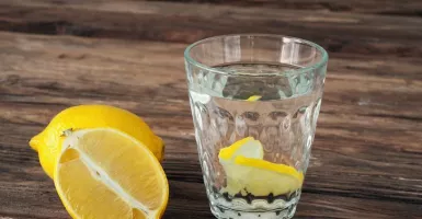 3 Manfaat Rutin Minum Air Lemon, Pria dan Wanita Pasti Suka