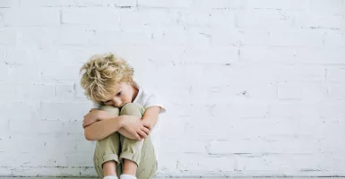 3 Cara yang Bisa Orang Tua Lakukan untuk Mengatasi Trauma pada Anak