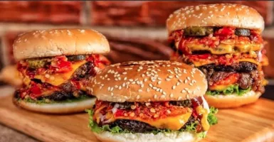 Suka Pedas? Wajib Banget Coba Burger Paling Enak di Tasikmalaya