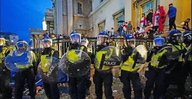 Inggris Kalah, Pendukung Ngamuk, 19 Polisi Babak Belur