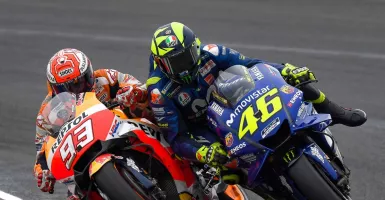 Korek Luka MotoGP Sepang 2015, Marc Marquez Diserang Valentino Rossi