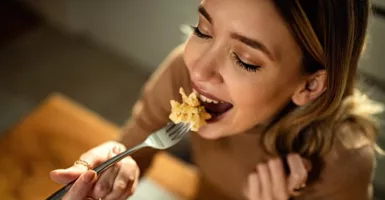Hobi Makan Tengah Malam? Bisa Jadi Kamu Mengidap Kelainan Ini