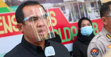 Viral, Anggota DPRD Adu Mulut dengan Petugas Penyekatan PPKM