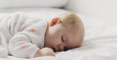 Jangan Panik! Ini 3 Cara Ampuh Mengatasi Mata Belekan Bayi