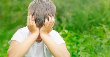 Cara Sembuhkan Trauma Depresi pada Anak, Simak Moms!