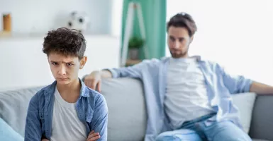 Orang Tua Toxic Sebabkan Anak Depresi, Kenali 4 Cirinya