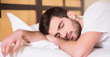 Studi: Tidur Tak Pakai CD Bikin Cairan Pria Lebih Kental