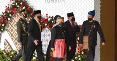 KSP Ungkap Makna Pakaian Adat Suku Baduy yang Dikenakan Jokowi