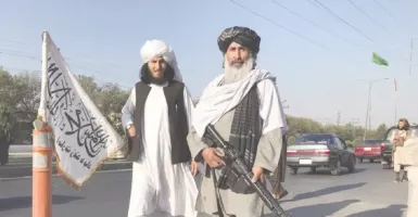 Anggota Taliban Bersenjata Ketuk Rumah Warga, Ternyata...