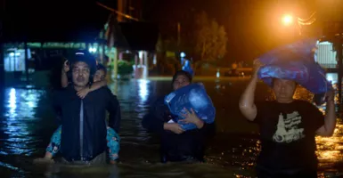 Banjir di Padang, Warga Diungsikan ke Tempat Ibadah