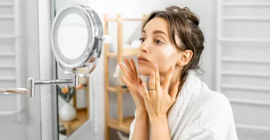 Khusus Buat Kulit Berminyak, Ini 3 Tips Pakai Skincare yang Benar