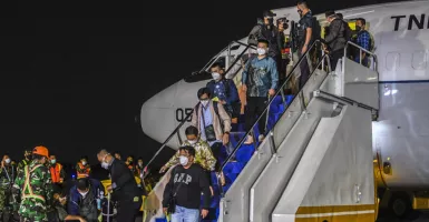 Pesawat TNI AU Bawa 26 WNI dari Afghanistan Tiba di Jakarta
