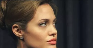 Angelina Jolie Unggah Surat Berisi Jeritan Perempuan Afghanistan