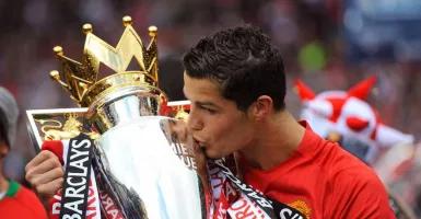 Ronaldo Hadir, Manchester United Langsung Naik Kelas