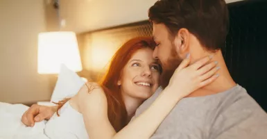 Istri Oles Minyak Zaitun Sebelum Bermain Cinta, Suami Keenakan