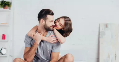 Wajib Tahu! 3 Cara Ampuh untuk Ajak Pasangan Berhubungan Ranjang
