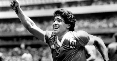 Mengenang Cerita Roy Suryo yang Tumpahkan Wine ke Pacar Maradona