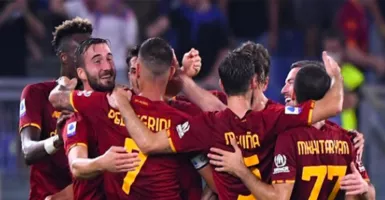 Roma vs Sassuolo 2-1, Jose Mourinho Rayakan Kemenangan