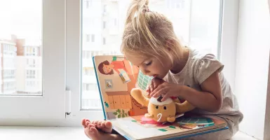 Supaya Anak Punya Hobi Baca Buku, Orang Tua Bisa Terapkan 3 Cara