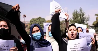 Mencekam! Taliban Menembak dan Memukul, Demonstran Wanita ketakutan