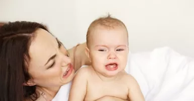 Jangan Panik! Ini 4 Cara Mengatasi Bayi Yang Sering Cegukan