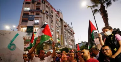 Penduduk Palestina Kaget dan Tak Percaya, Ada juga yang Menangis