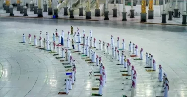 Pendaftaran Haji dan Umrah Dibuka, Ratusan Warga Jatim Mengantre