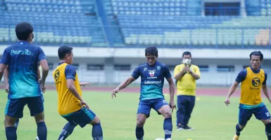 Derby Jabar, Persib Siap Hempaskan Persikabo 1973