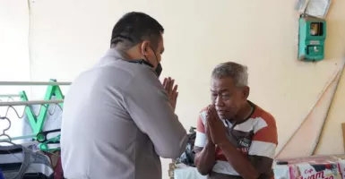 Pak Kapolri Mohon Bantuan, Pensiunan Polisi Jadi Manusia Silver