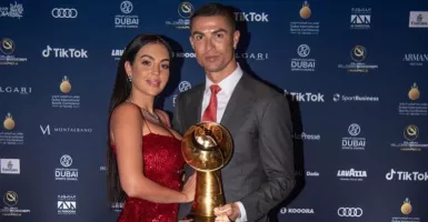 Balas Tudingan Putus, Ronaldo Pamer Keromantisan dengan Georgina