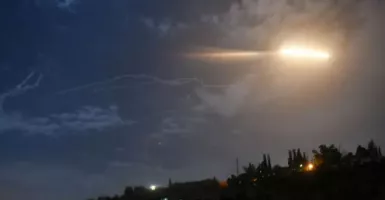 Pesawat Israel Menderu di Langit Damaskus, Ledakan Menggelegar