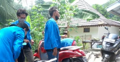 Keren! Mahasiswa Unpam Beri Layanan Servis Motor Gratis